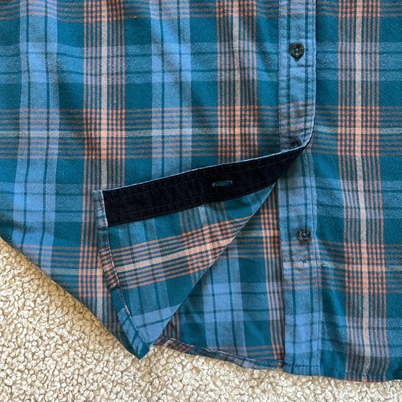 KAVU Flannel with Elbow Patches NWT Size Large - Picture 10 of 13